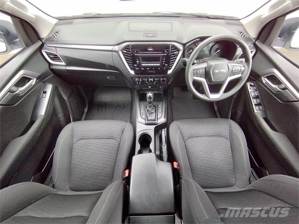 Isuzu DL20 Pick-upy / Pojazdy z otwieranymi burtami