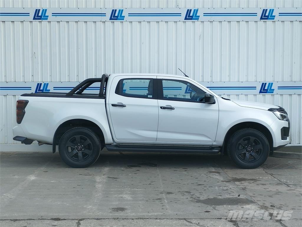 Isuzu V-Cross Pick-upy / Pojazdy z otwieranymi burtami