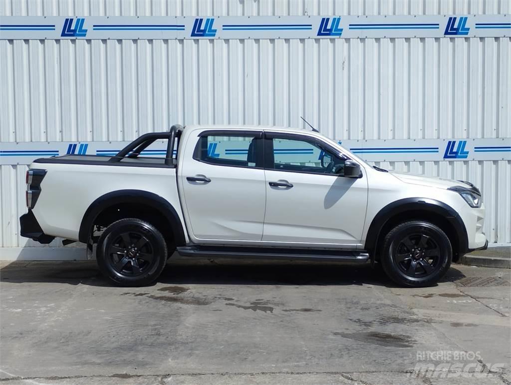 Isuzu V-Cross Pick-upy / Pojazdy z otwieranymi burtami