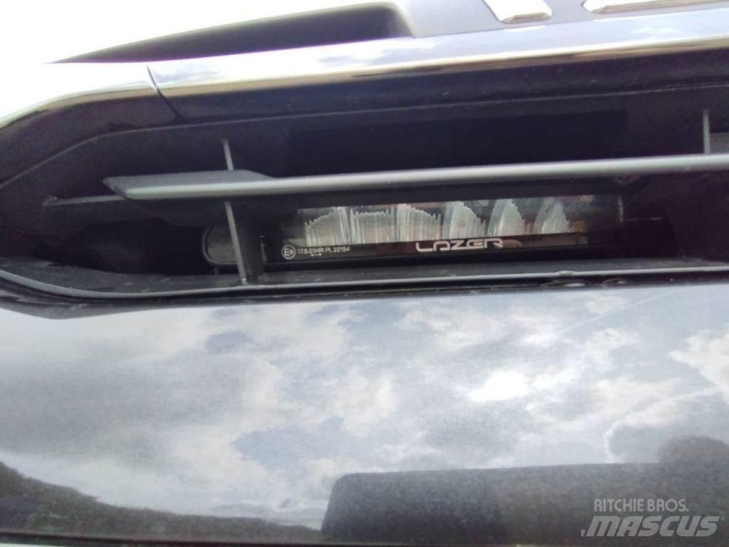 Isuzu V-Cross Pick-upy / Pojazdy z otwieranymi burtami