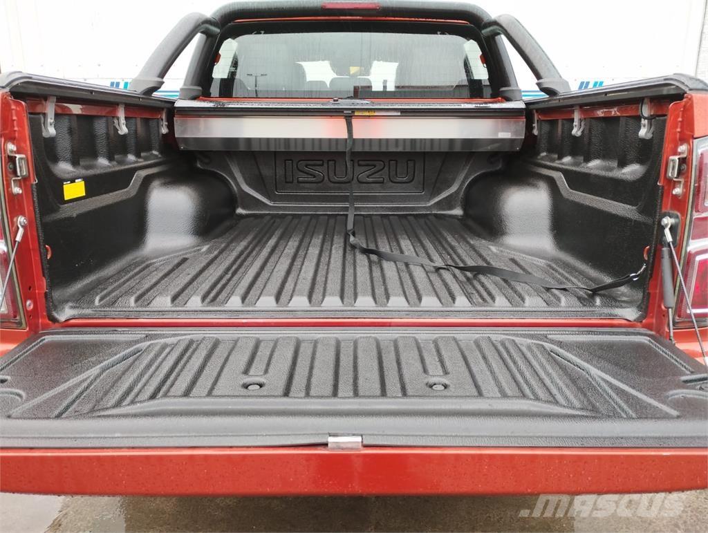 Isuzu V-Cross Pick-upy / Pojazdy z otwieranymi burtami