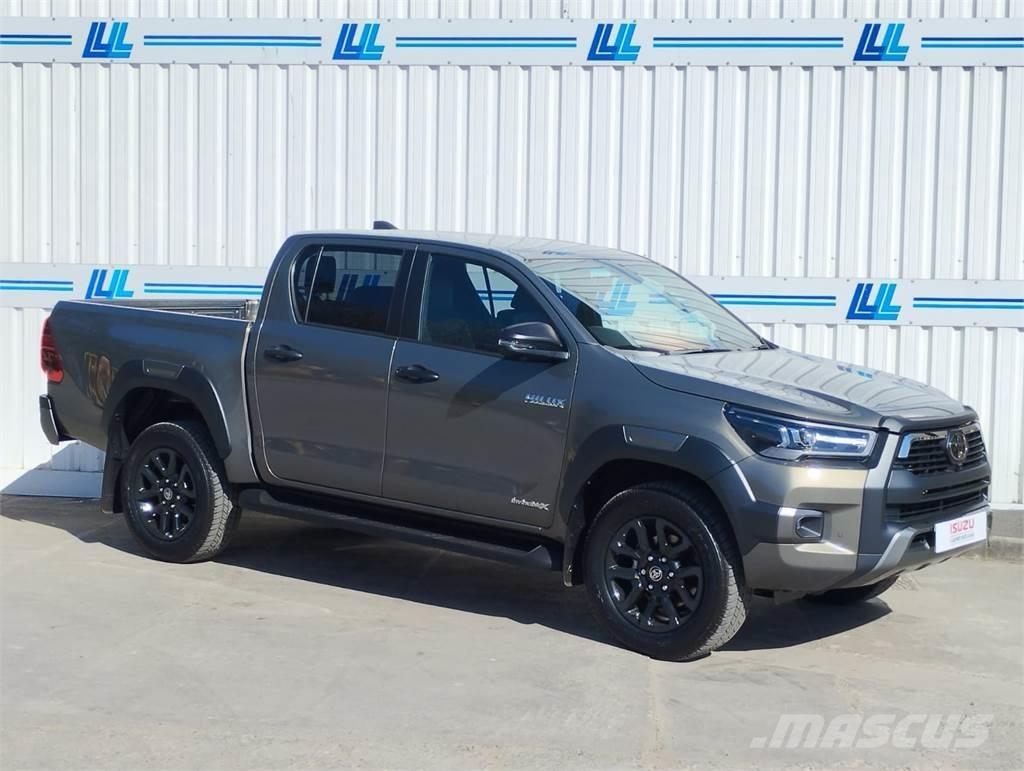 Toyota Invincible X Pick-upy / Pojazdy z otwieranymi burtami