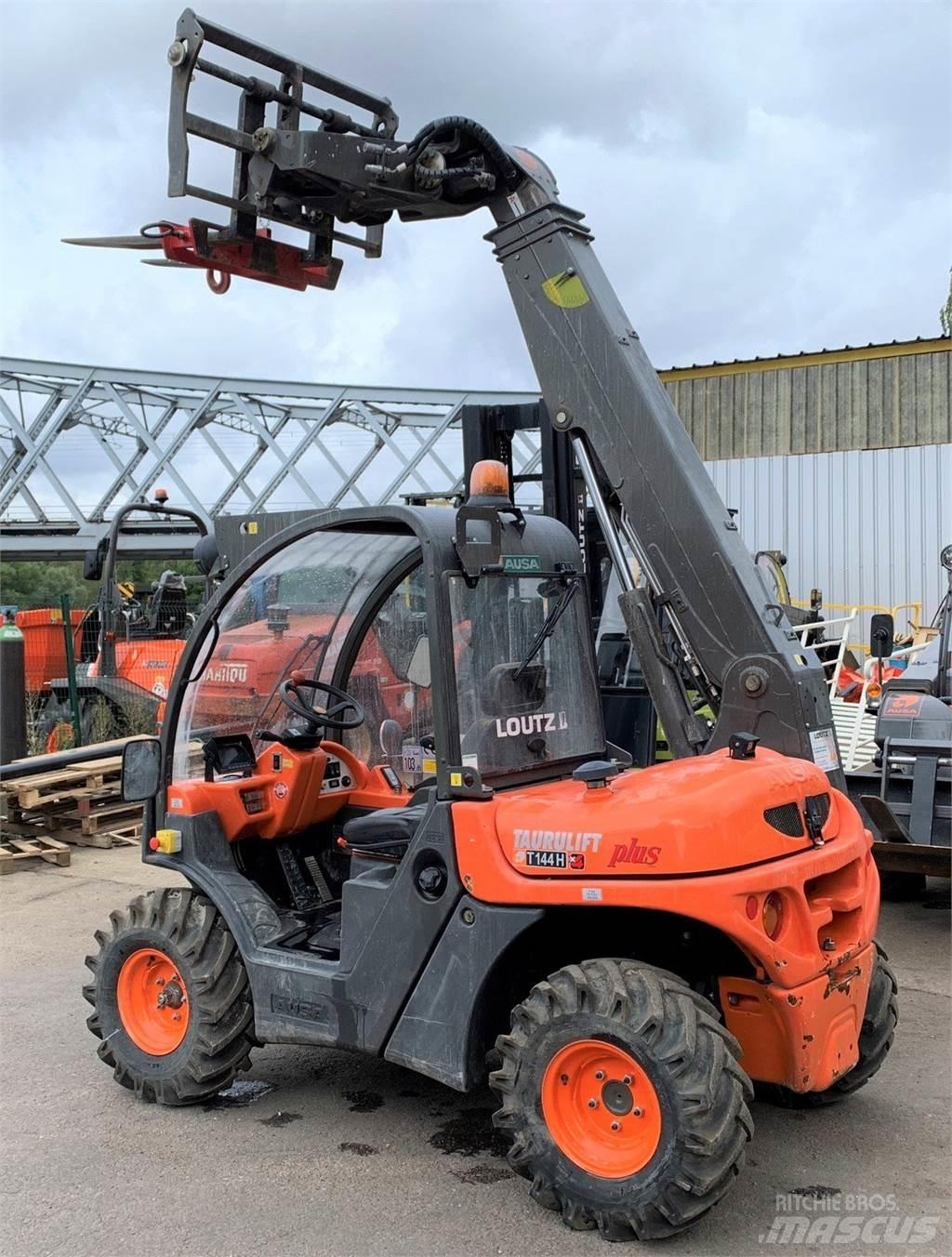 Ausa T144H Plus Ładowarki rolnicze