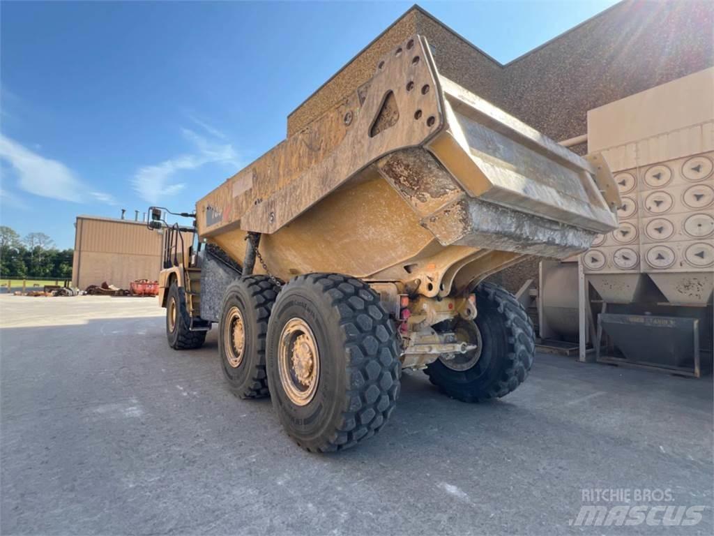CAT 730 Wozidła przegubowe