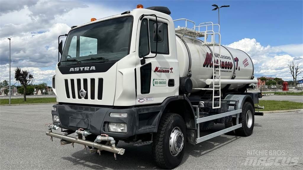 Astra HD8E 44.38 4x4 Cysterna