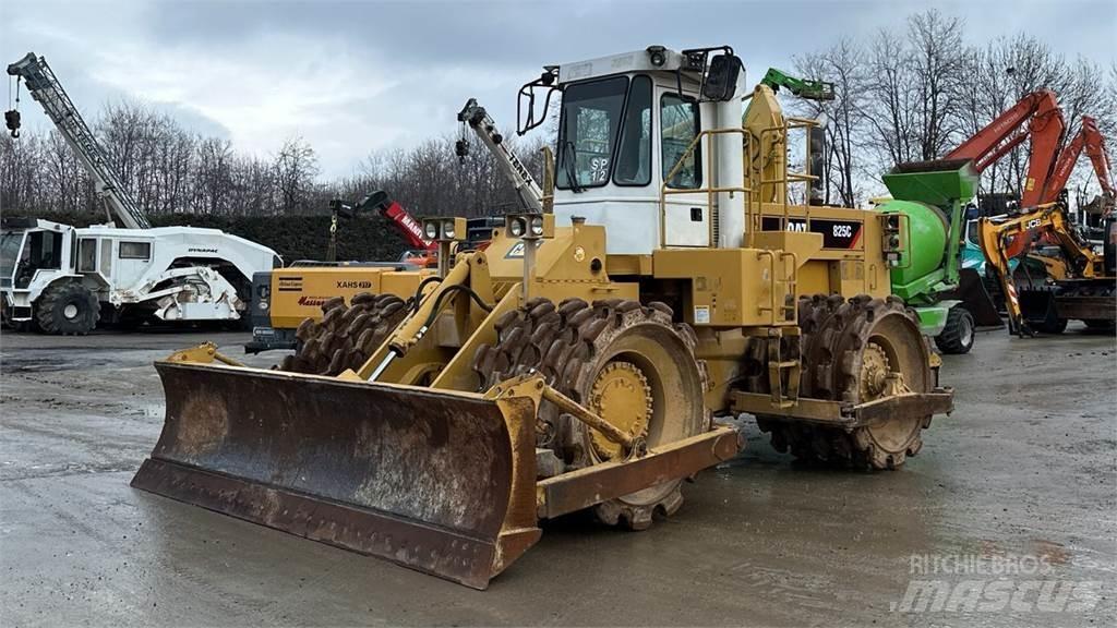 CAT 825C Spycharki gąsienicowe