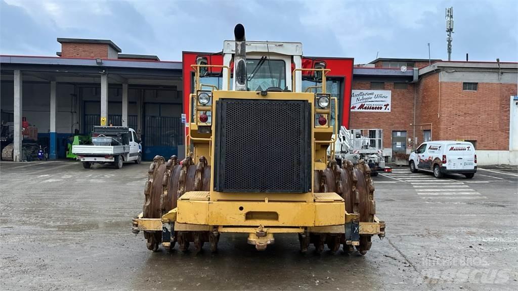 CAT 825C Spycharki gąsienicowe