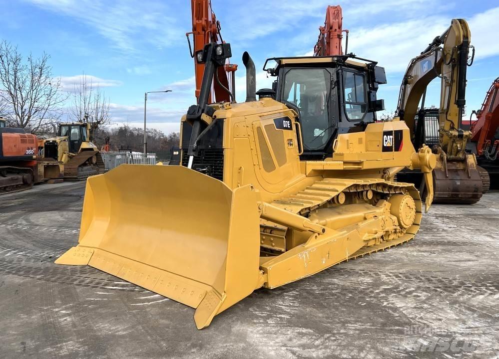 CAT D7E Spycharki gąsienicowe