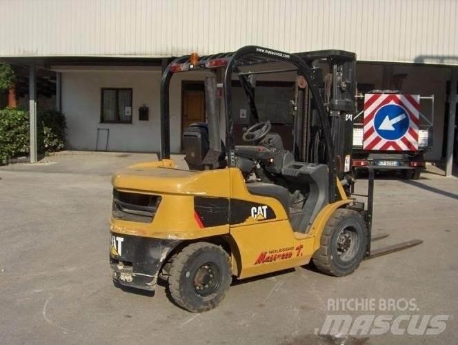 CAT DP30N Wózki Diesla
