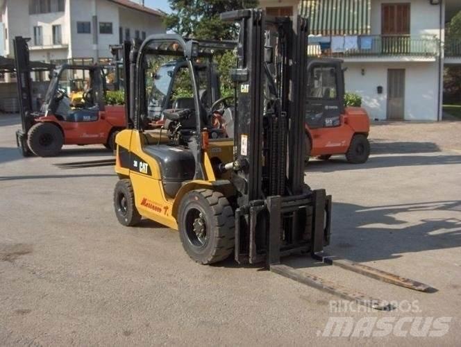CAT DP30N Wózki Diesla