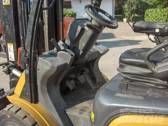 CAT DP30N Wózki Diesla