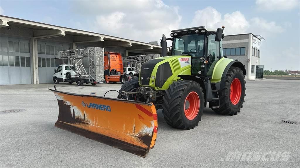 CLAAS Axion 810 4x4 Lemiesze i pługi śnieżne