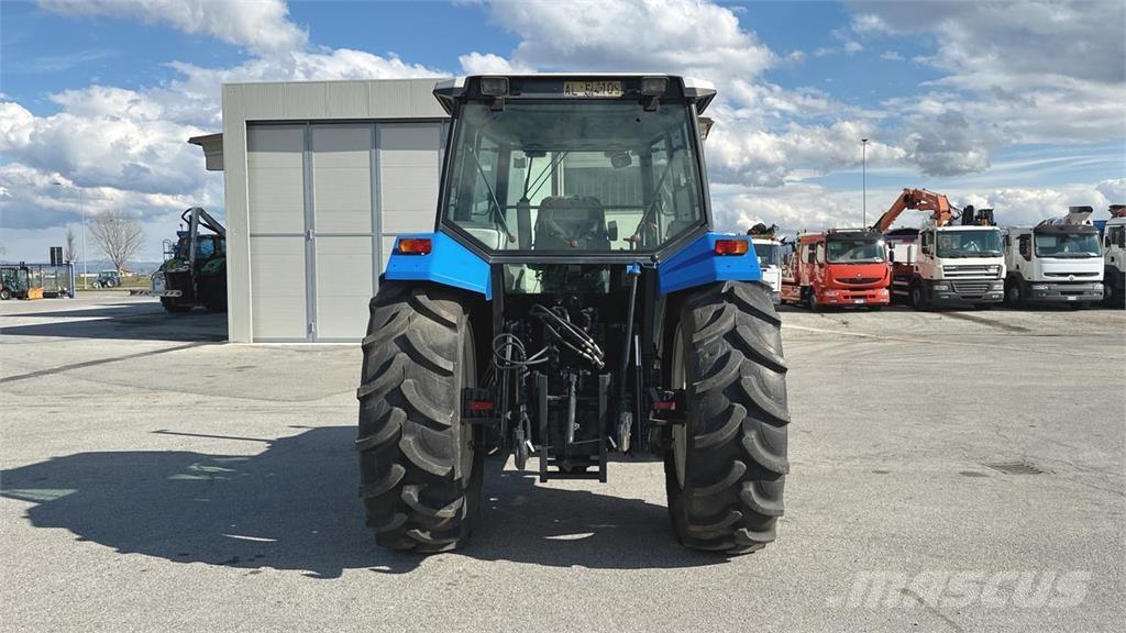 Ford 8240 4x4 Lemiesze i pługi śnieżne