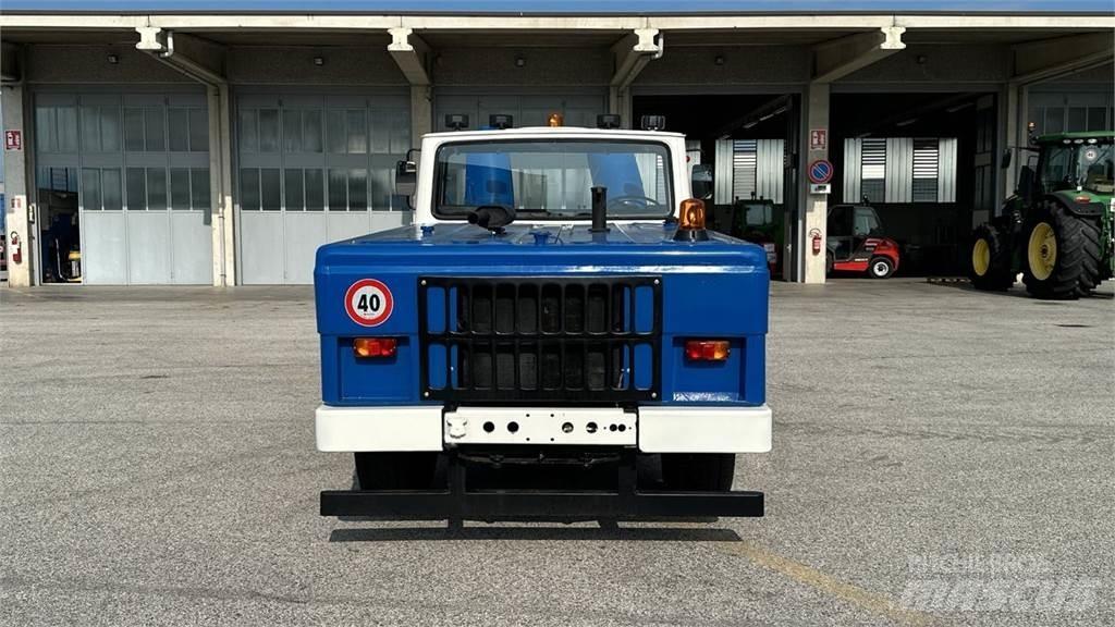  Fresia F60 4X4 Lemiesze i pługi śnieżne
