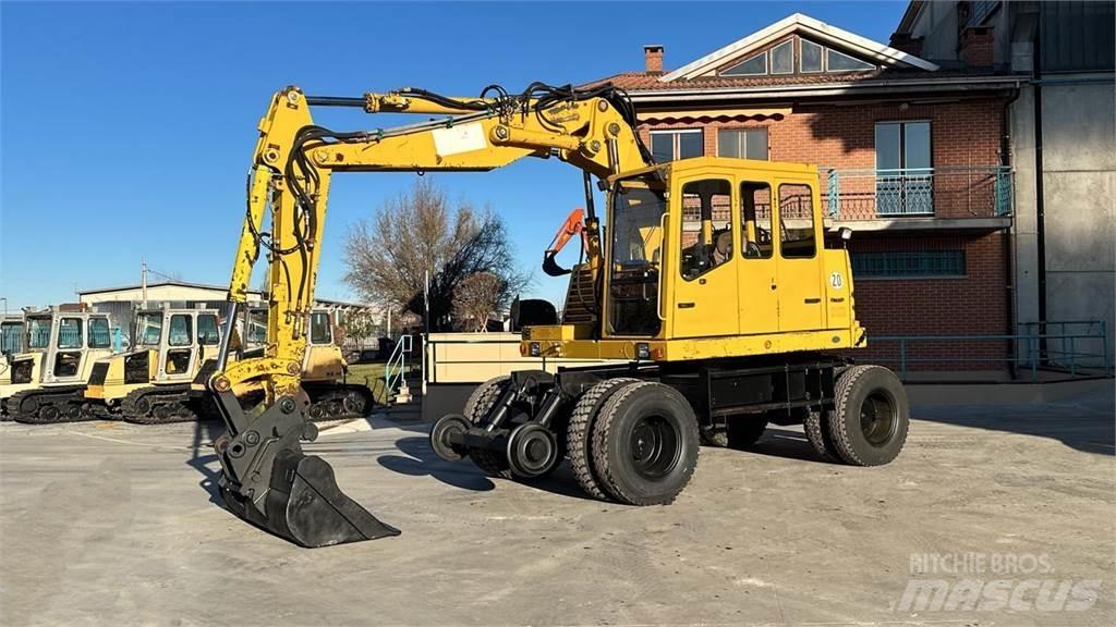 Fuchs MHB 230 ZW 4x4 Koparki kołowe