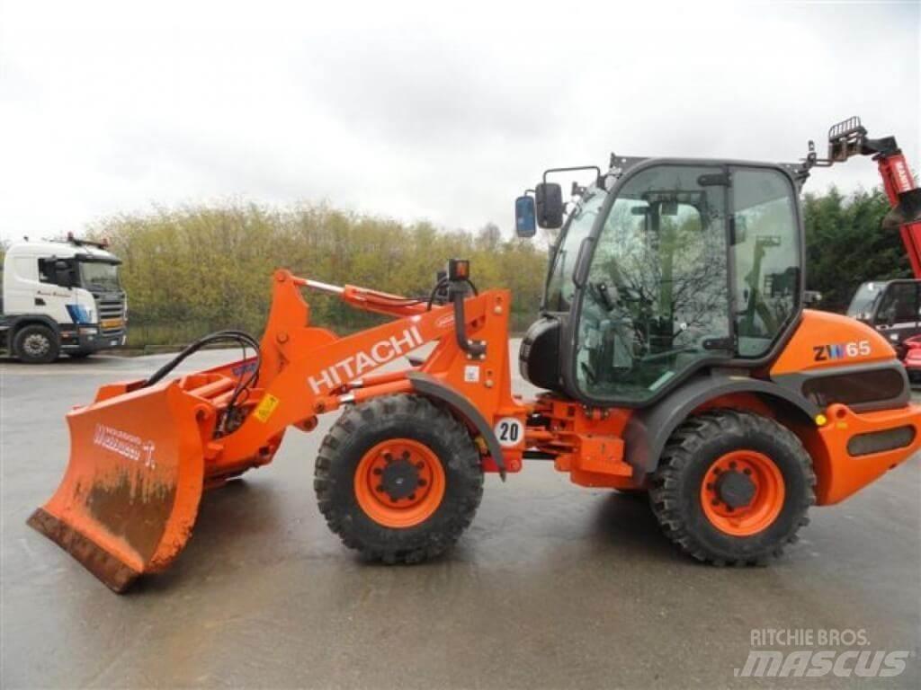 Hitachi ZW 65 Lemiesze i pługi śnieżne