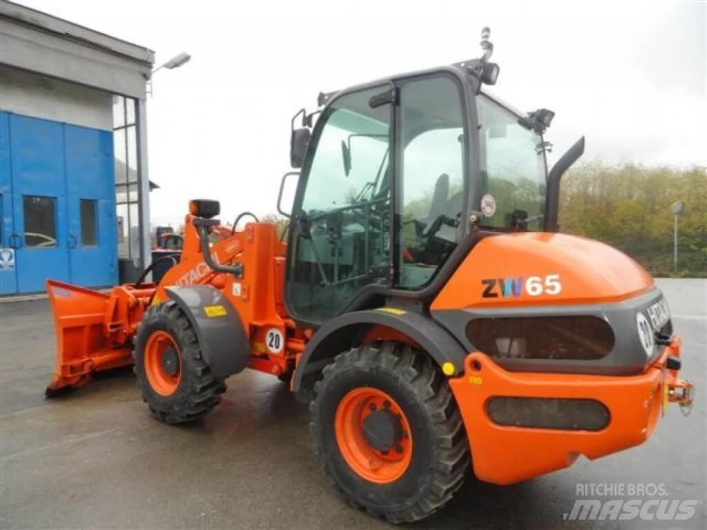 Hitachi ZW 65 Lemiesze i pługi śnieżne