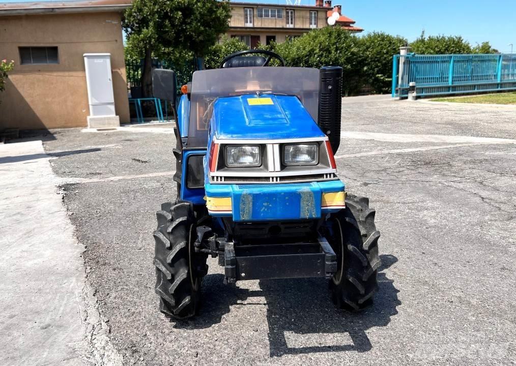 Iseki TU170F 4x4 Lemiesze i pługi śnieżne