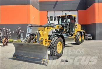 John Deere 622 GP 6X6 Spycharki gąsienicowe