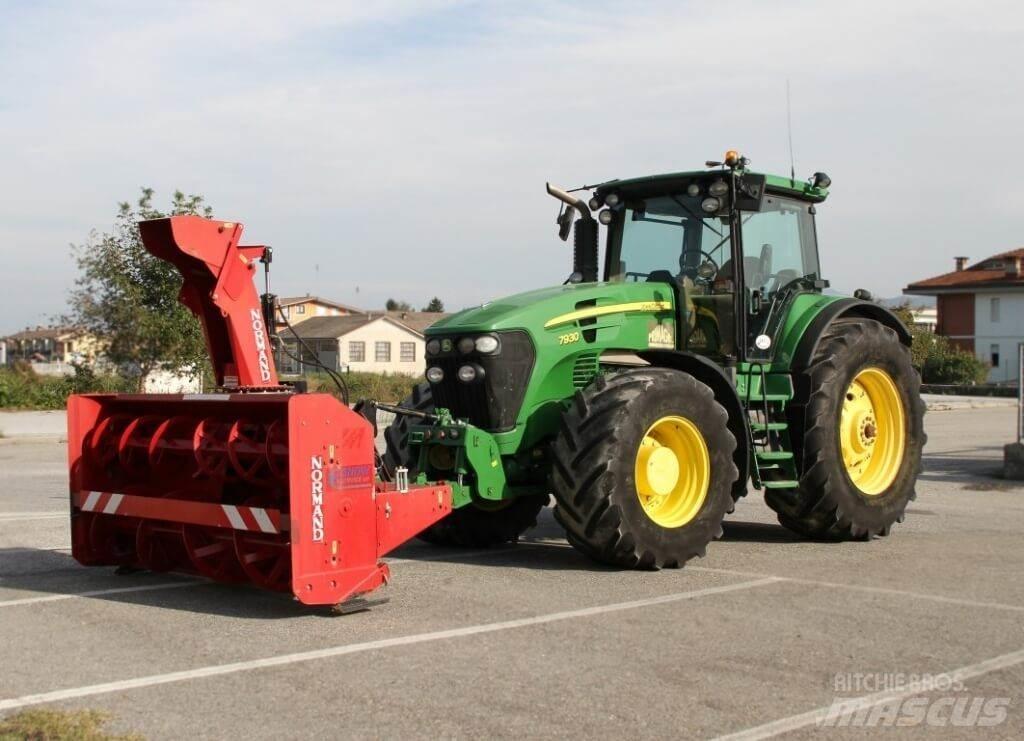 John Deere 7930 4X4 Lemiesze i pługi śnieżne