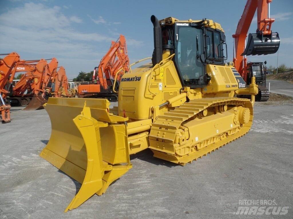 Komatsu D61 EXi Spycharki gąsienicowe