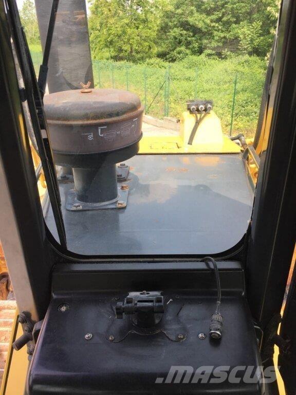 Komatsu D65WX-16 Spycharki gąsienicowe