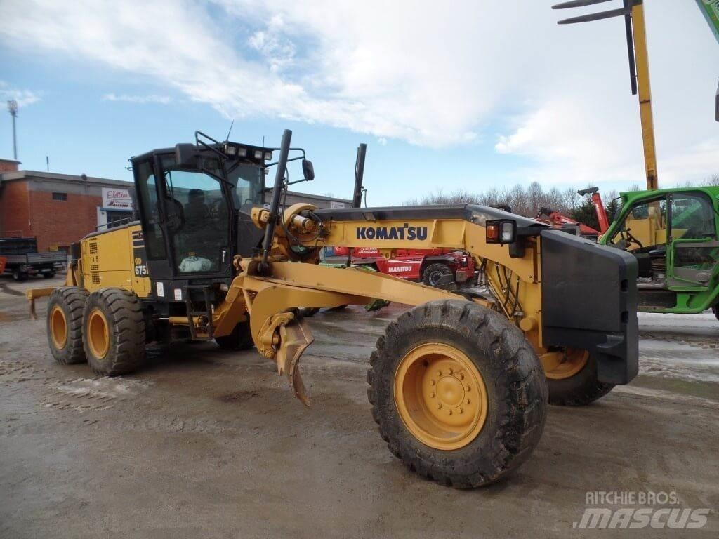 Komatsu GD675-5 Spycharki gąsienicowe