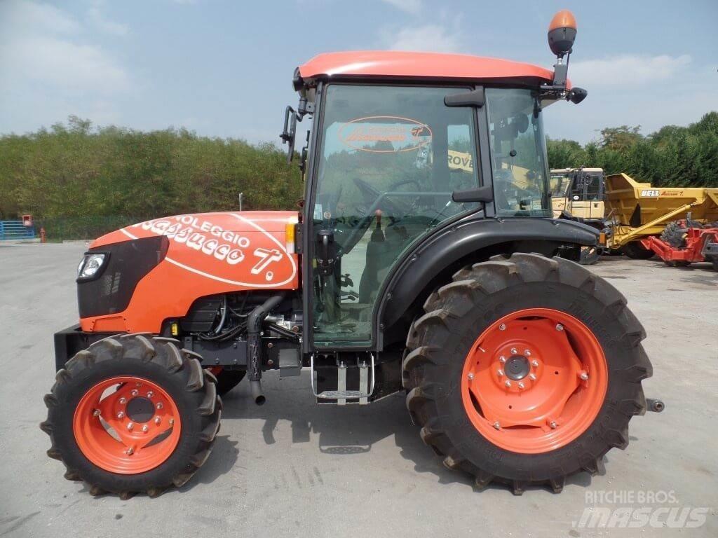 Kubota M8540N Lemiesze i pługi śnieżne