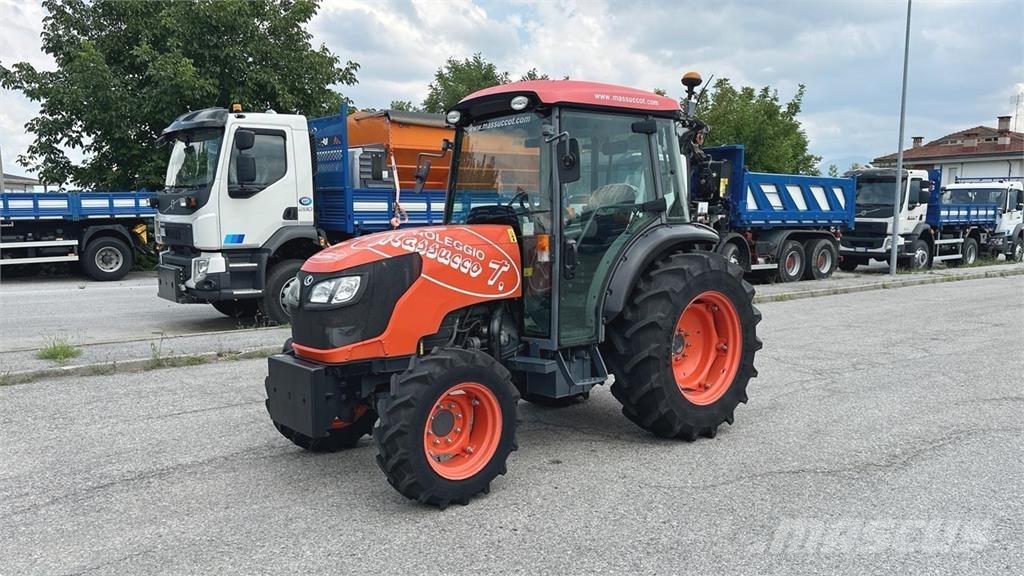 Kubota M8540N 4X4 Lemiesze i pługi śnieżne