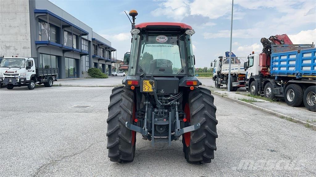 Kubota M8540N 4X4 Lemiesze i pługi śnieżne