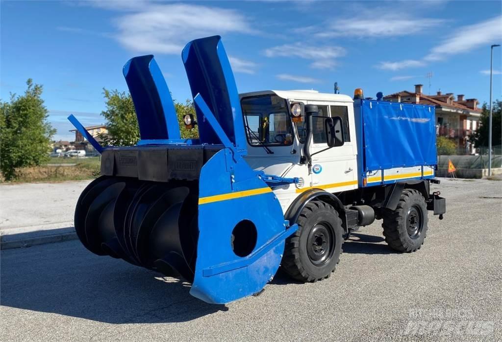 Mercedes-Benz UNIMOG Lemiesze i pługi śnieżne