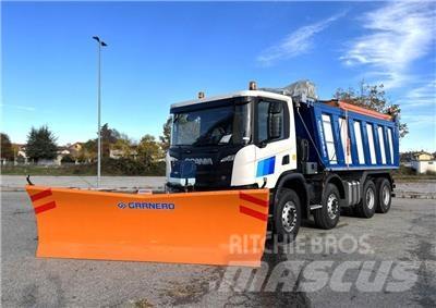 Scania P500 XT 8X4 Lemiesze i pługi śnieżne