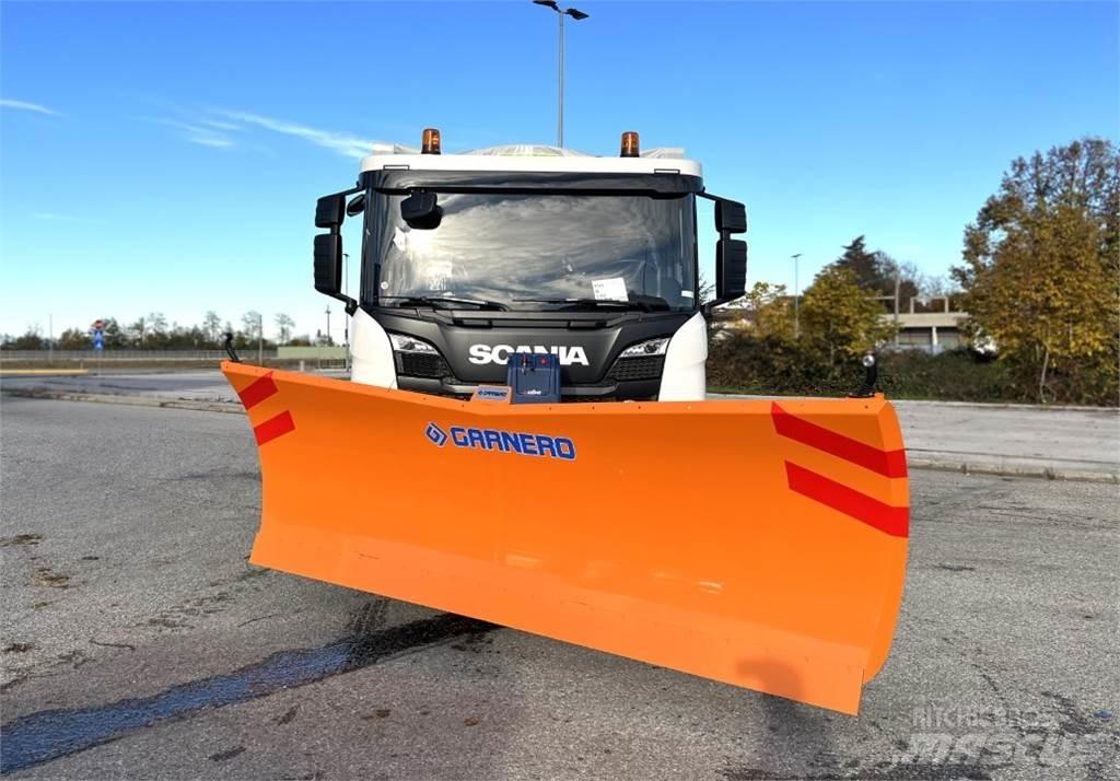 Scania P500 XT 8X4 Lemiesze i pługi śnieżne
