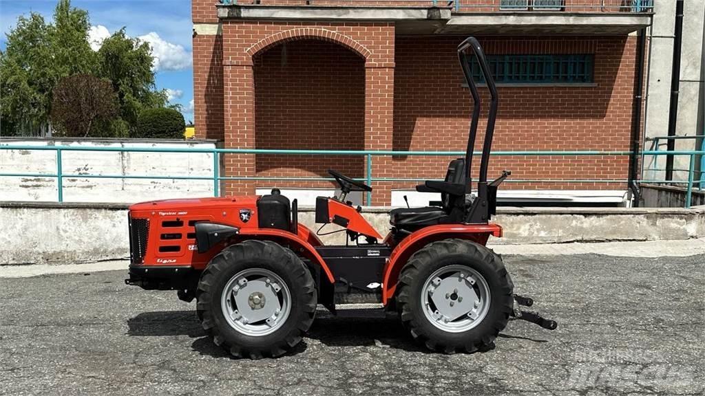  Tigretrac 3800 4x4 Lemiesze i pługi śnieżne