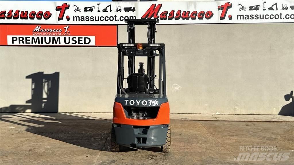 Toyota 52-8FDF30 Wózki Diesla