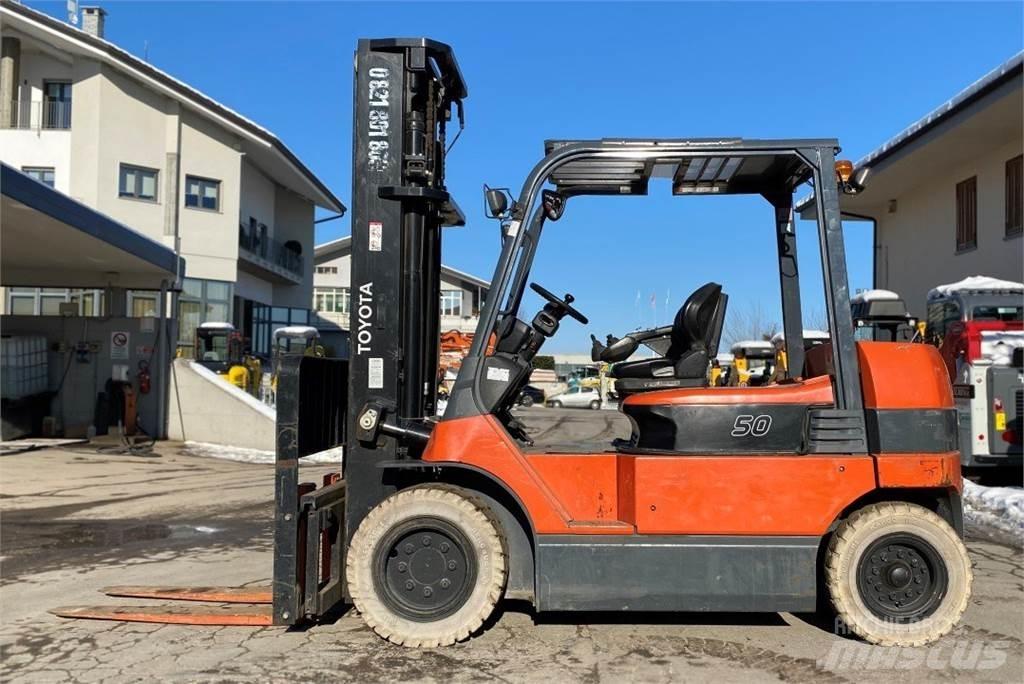 Toyota 7FBMF50 Wózki elektryczne