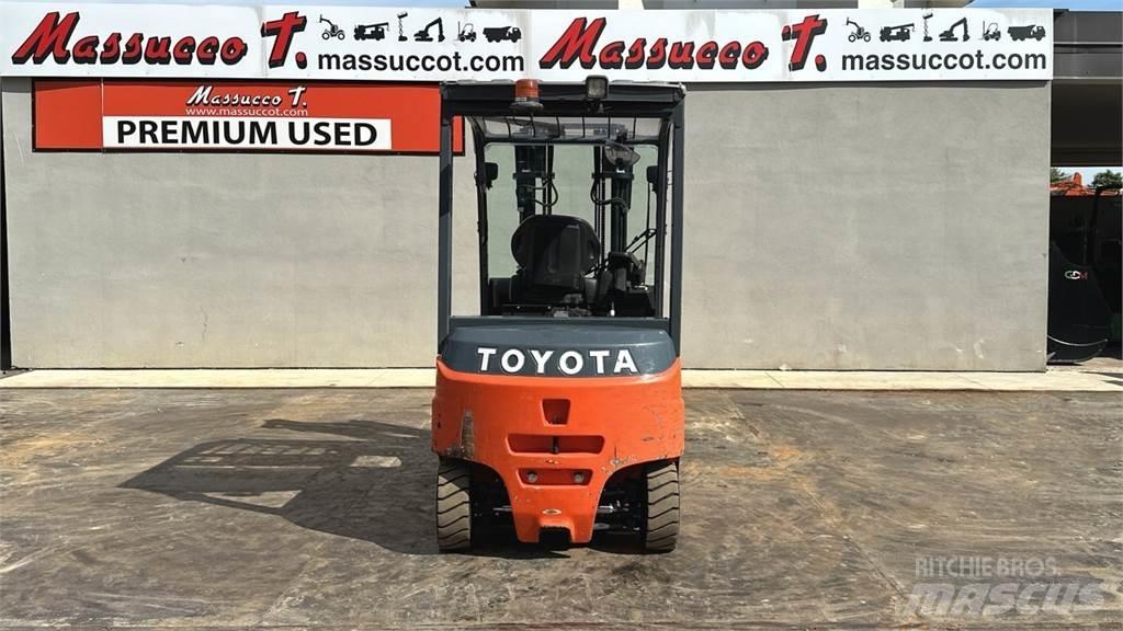Toyota 8FBMT25 Wózki elektryczne