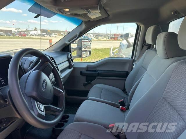 Ford F450 XL 4x2 Samochody ciężarowe ze skrzynią zamkniętą