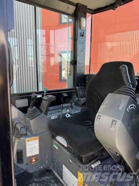 Takeuchi TB 23 Minikoparki