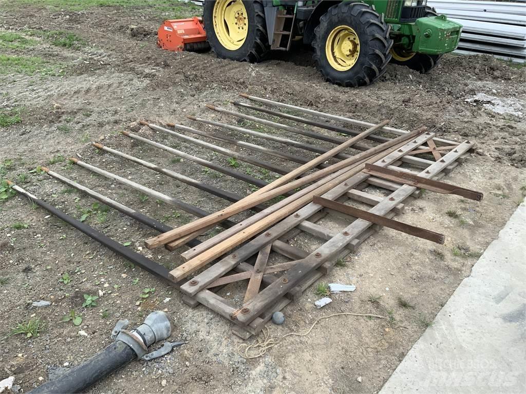  Old School Hay Rake Maszyny rolnicze - Inne
