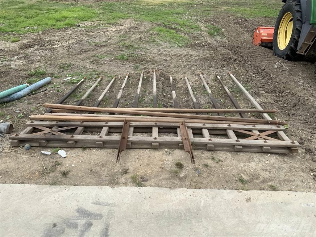  Old School Hay Rake Maszyny rolnicze - Inne