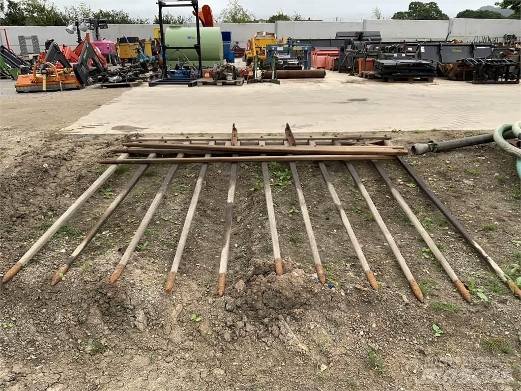  Old School Hay Rake Maszyny rolnicze - Inne