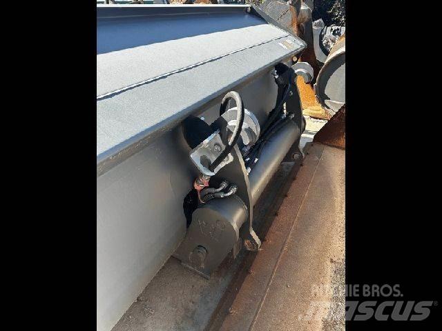 Liebherr  Maszyny budowlane - Inne