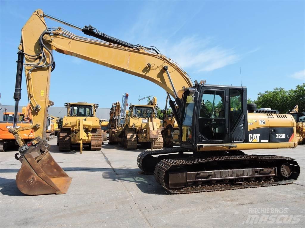 CAT 323D Koparki gąsienicowe