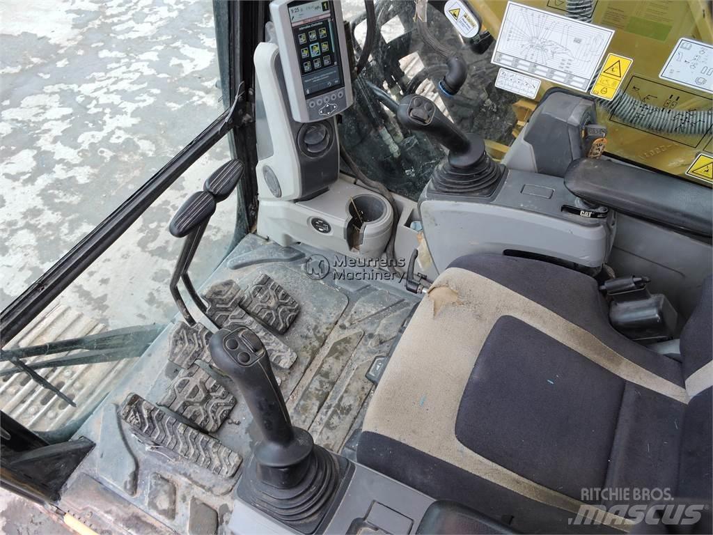 CAT 326F Koparki gąsienicowe