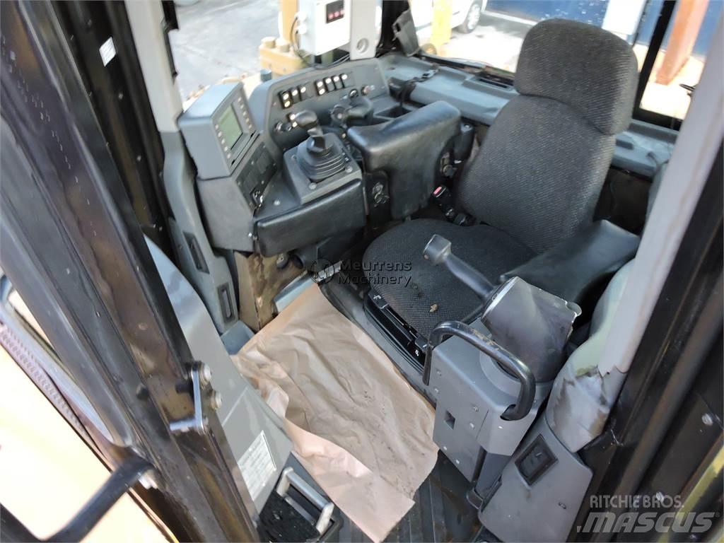 CAT D8T Spycharki