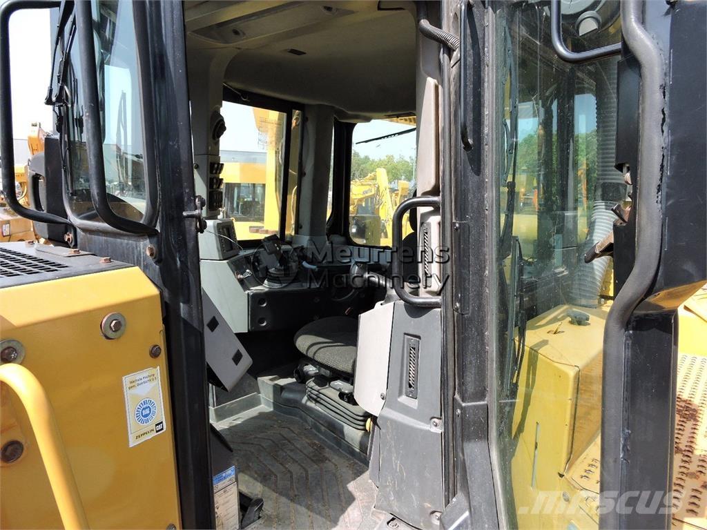CAT D8T GERMAN Spycharki