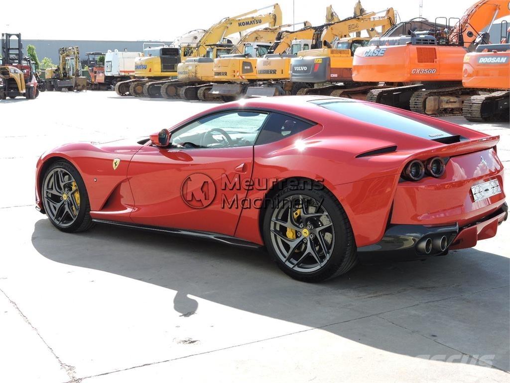 Ferrari 812 Super Fast Maszyny budowlane - Inne