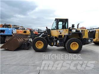 Komatsu WA320 Ładowarki kołowe