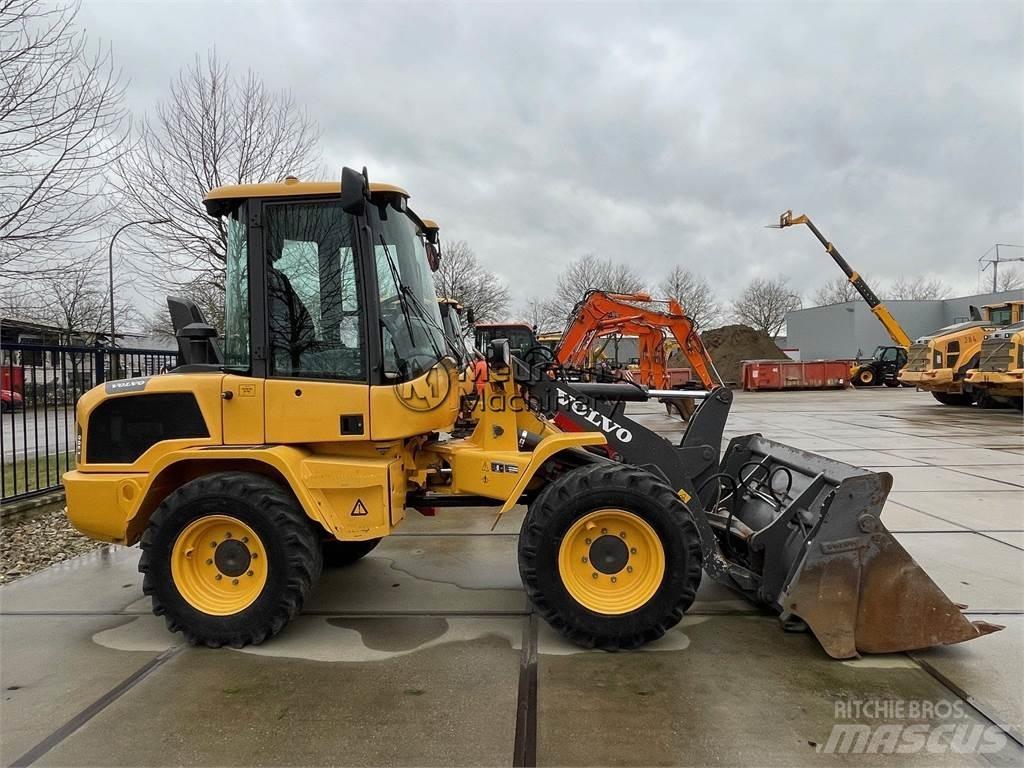 Volvo L30G Ładowarki kołowe